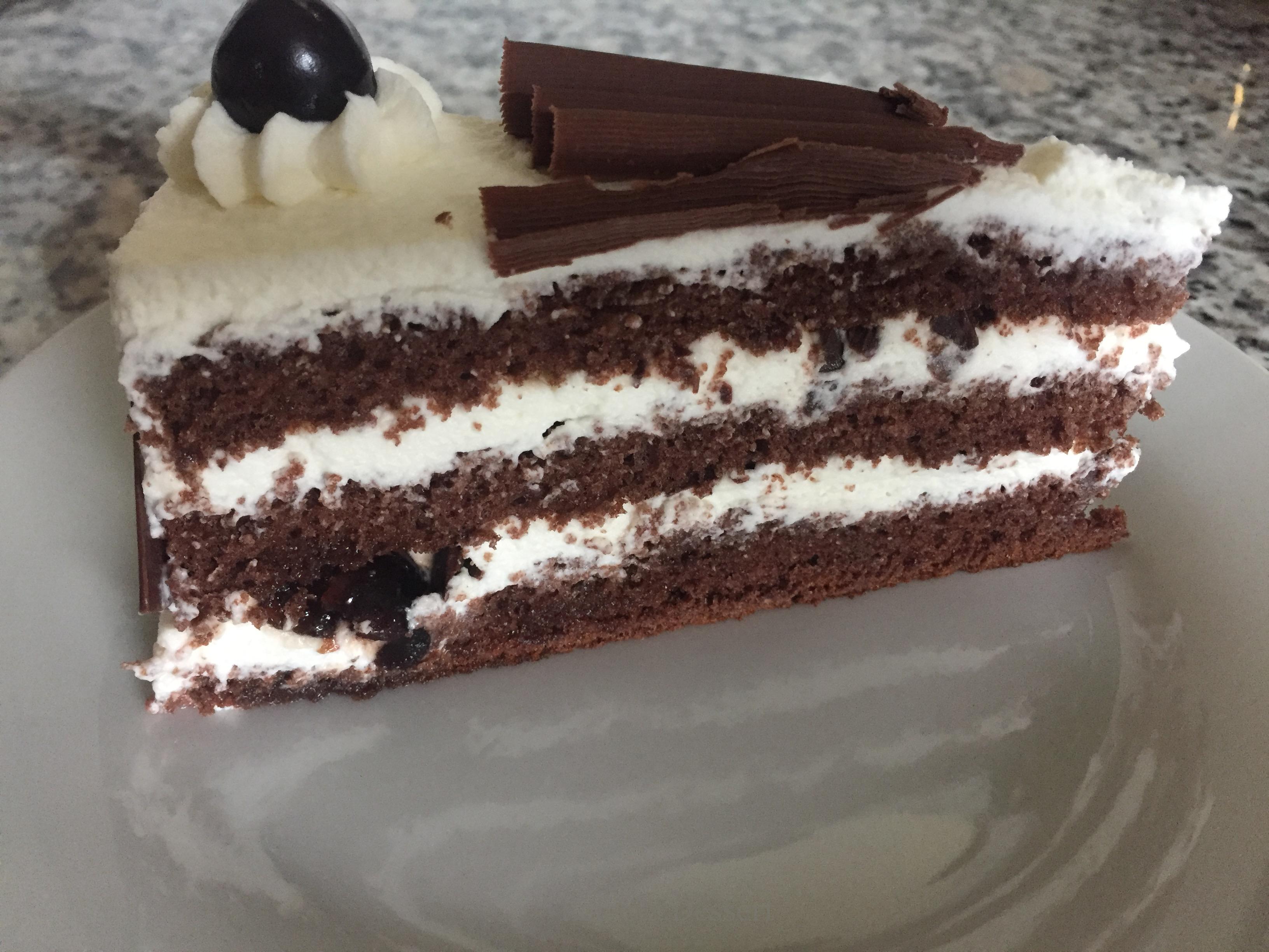 Schwarzwälder Kirschtorte (torta Foresta Nera)