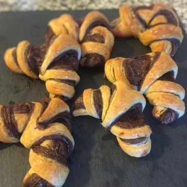 Cornetti bicolore con crema al cioccolato